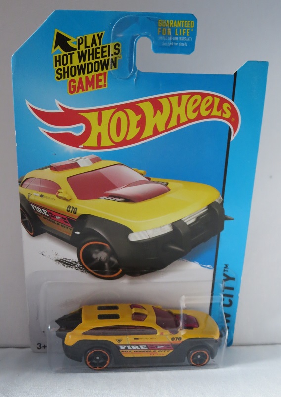 Hot Wheels 1:64 HW Pursuit yellow HW2014