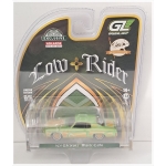 Greenlight 1:64 Chevrolet Monte Carlo Lowrider 1970 Michael Heralada Special Edition green