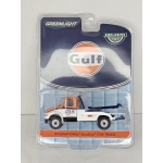 Greenlight 1:64 International Durastar 4400 Tow Truck Gulf Oil