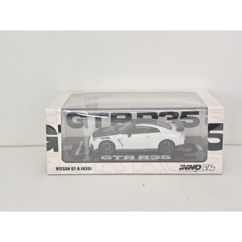 Inno 1:64 Nissan GT-R (R35) Nismo white