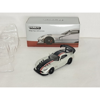 Tarmac 1:64 Dodge Viper ACR Extreme silver metallic