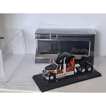 Ixo America 1:64 International Lonestar (2010) black with flames