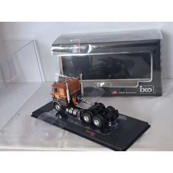 Ixo America 1:64 Ford CL 9000 1976 brown