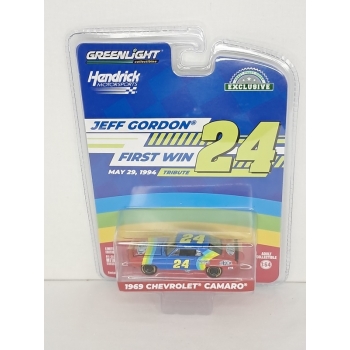 Greenlight 1:64 Chevrolet Camaro 1969 Jimmie Johnson/Hendrick Motorsports First Win Tribute April 28 2002 San Bernardino