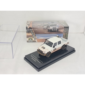 Paragon 1:64 Toyota Land Cruiser LC79 2014 UN MINUSCA
